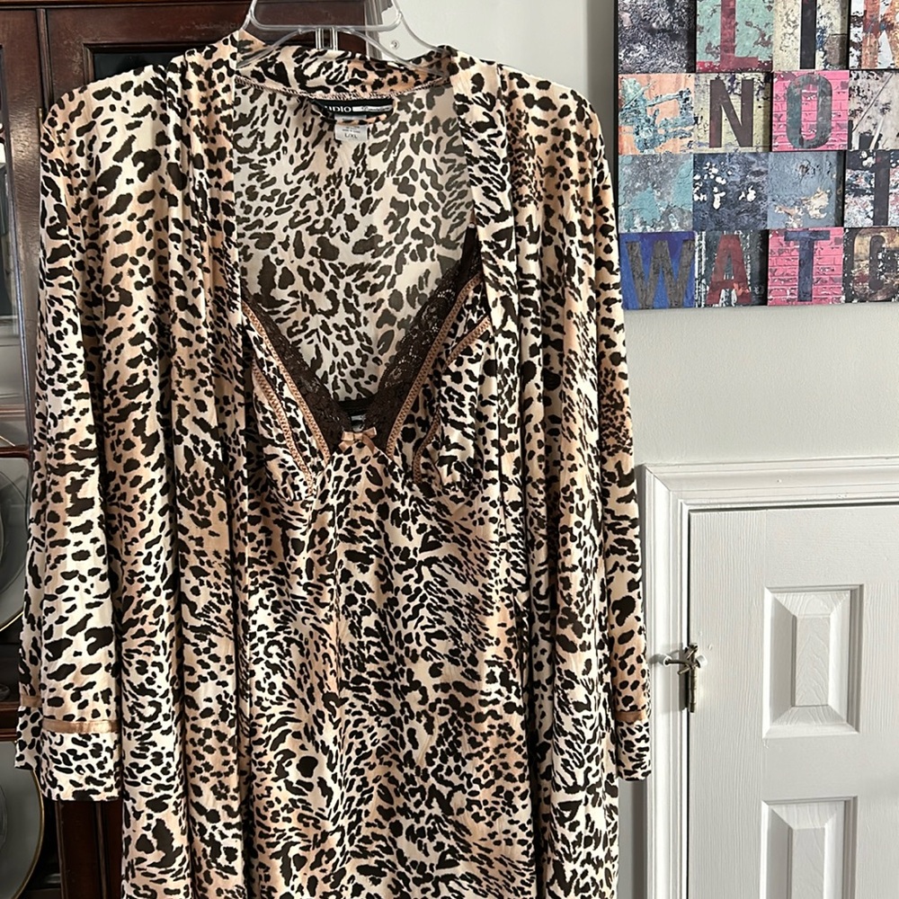 STUDIO Donatella sexy print 2 piece nighty and robe!!!